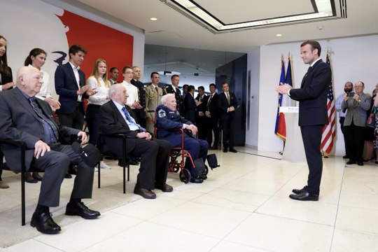 Ceremonie de remise de distinction aux vétérans de la seconde Guerre Mondiale par le Président de la République, Emmanuel Macron