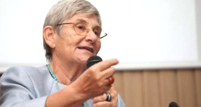 Canan Karatay'dan Ezber Bozan Bir Çıkış Daha: Meyve Suyunun Alkolden Farkı Yok