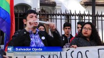 Estudiantes protestan estrenando su bus de “la igualdad”