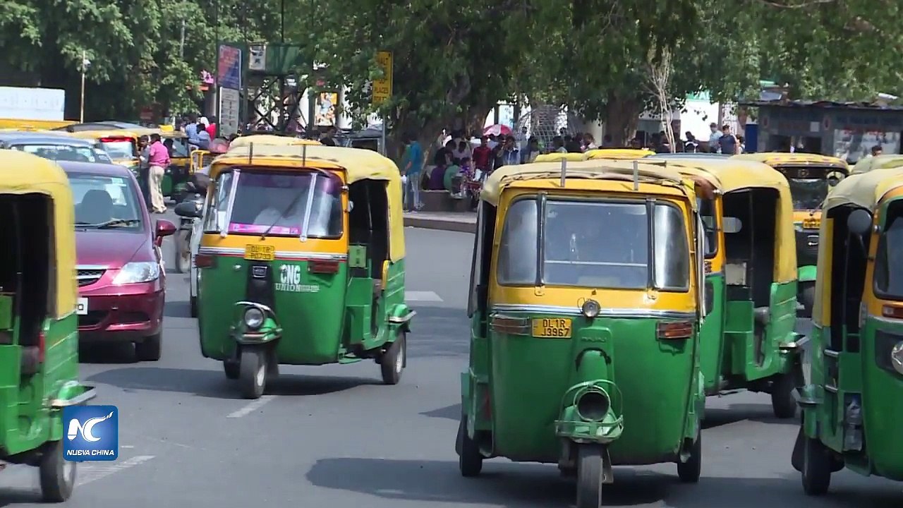 Los auto rickshaws luchan por sobrevivir en India