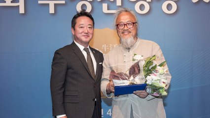 [기업] 코오롱 우정선행상에 '한센 어르신' 김명철씨 / YTN