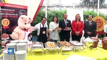 Peruanos celebran Día del Chicharrón de cerdo