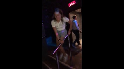 La cascade du jour faite par une fille bourrée en fin de soirée