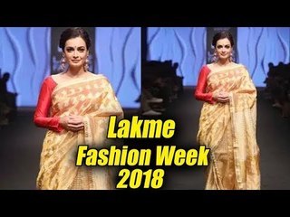 Скачать видео: Dia Mirza ने किया Ramp Walk Lakme Fashion Week 2018 पर