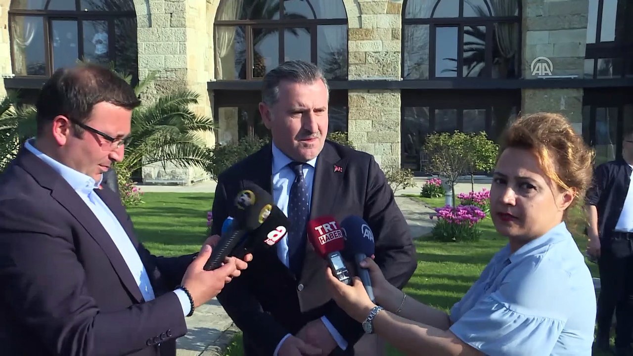 Bakan Bak: '(TFF'nin derbi kararı) Türk futbolu için hayırlı olsun' - İSTANBUL