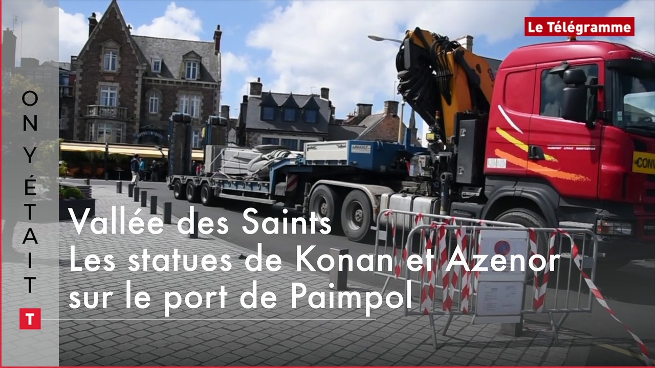 Vallée des Saints. Deux statues sur le port de Paimpol