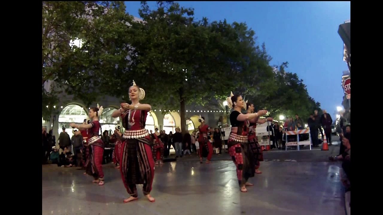 Shakti Bakti Performs Odissi Dance