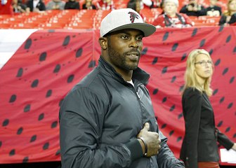 Michael Vick Named Offensive Coordinator of New Football League Team