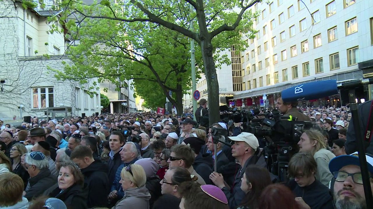 Tausende demonstrieren in Berlin gegen Antisemitismus