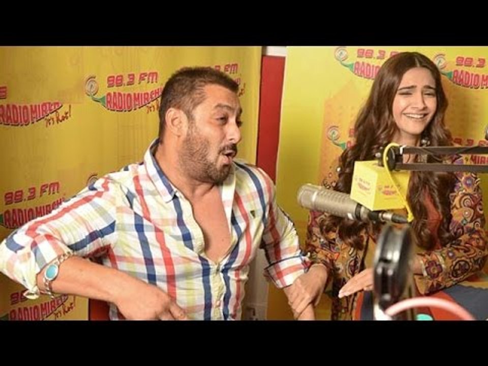 Salman Khan & Sonam Kapoor Promotes PRDP @ Radio Mirchi Studio