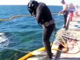 Rescatan barco hundido en Puerto San Carlos en baja California Sur