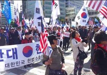 Conservatives March Through Seoul in Opposition to Inter-Korea Summit