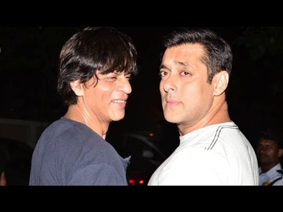 Shahrukh Khan POSTPONES Raees For Salman's SULTAN