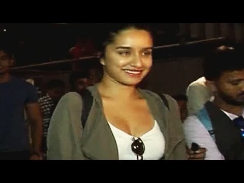Shraddha Kapoor Spotted At Mumbai Airport