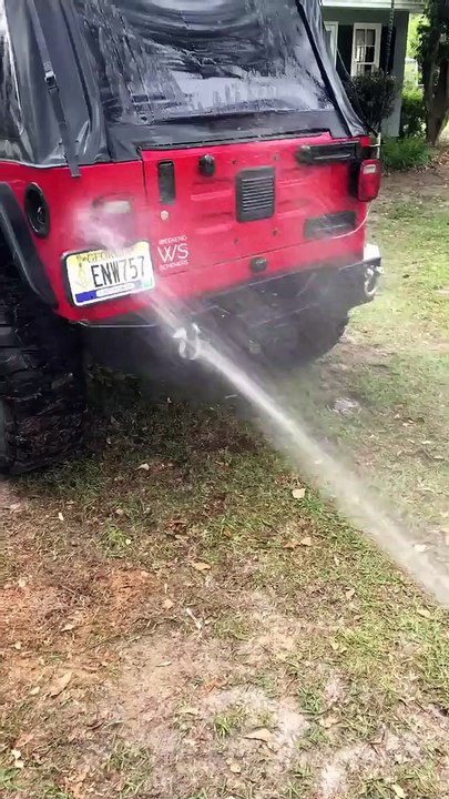 Quand on ne te laisse pas laver ta Jeep au tuyau d’arrosage
