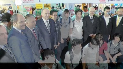 Bakan Özlü, Kitap Günleri Fuarının açılışını gerçekleştirdi