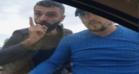 Otoyolda Terör Estiren Kamyoncular, O Anları Kaydeden Sürücünün Önünü Kesti