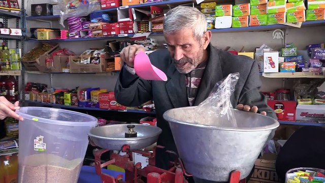 Mahalle bakkalı kültürünü 75 yıldır devam ettiriyor - AMASYA