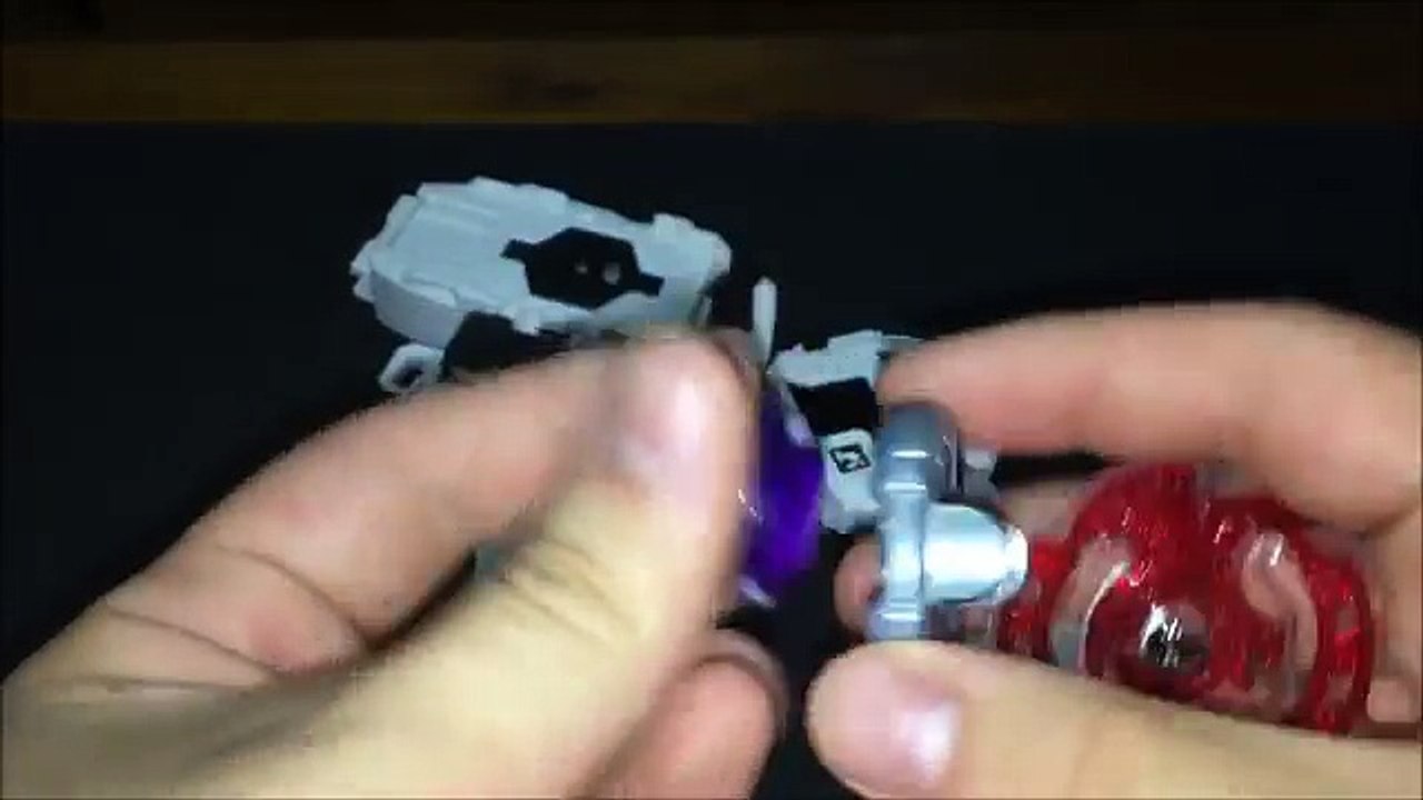 Hasbro Launcher VS Takara Tomy Launcher - Beyblade Burst!