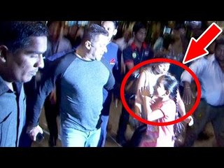Salman Khan's Little FAN Hold His Hand At Airport