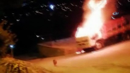 Alev alev yanan kamyonunu çaresiz gözlerle izledi