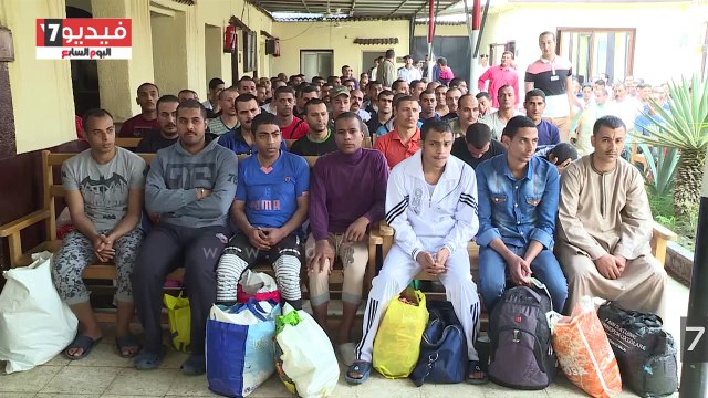 قبلات وأحضان تستقبل 4 آلاف سجين بعد العفو عنهم فى عيد تحرير سيناء