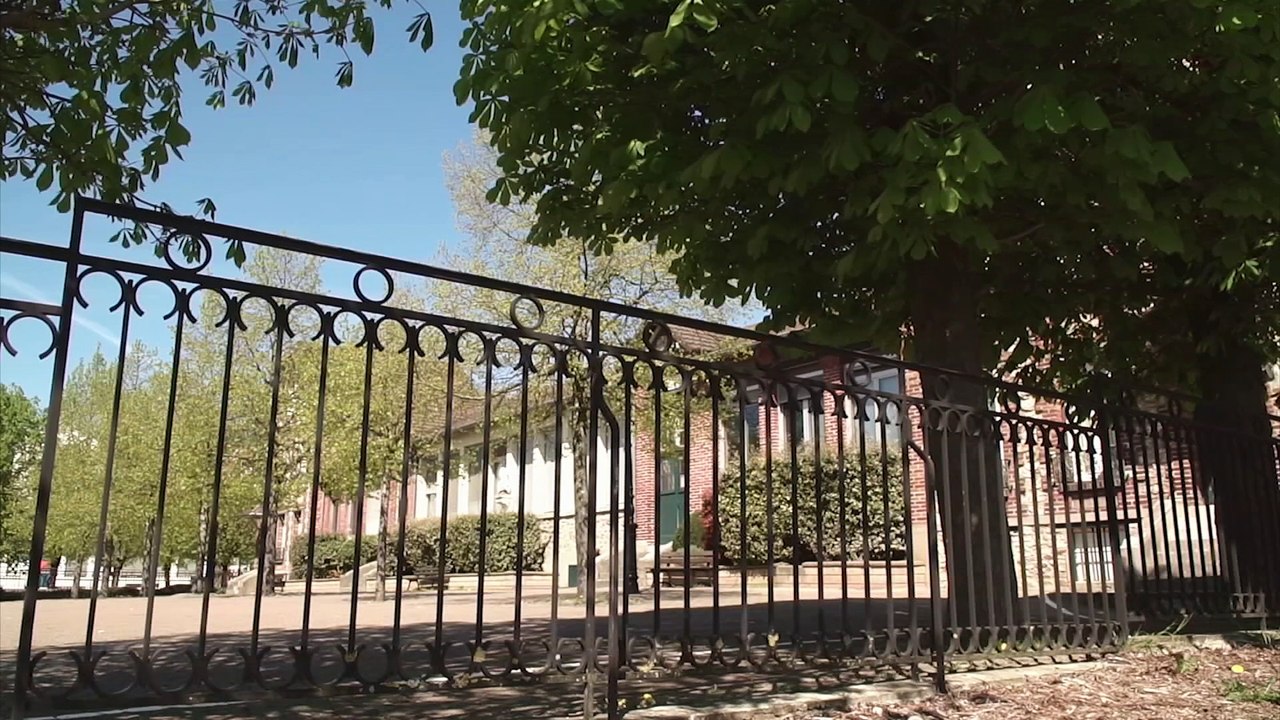 SAINT-PRIX - Maison 230 m², 7 pièces, 5 chambres