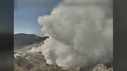 日 남서부 이오야마 화산 또 분화 / YTN