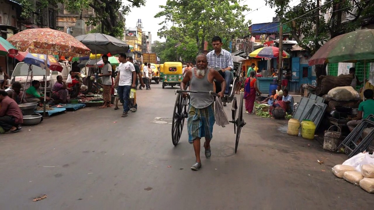 Métiers en voie de disparition: tireur de pousse-pousse en Inde