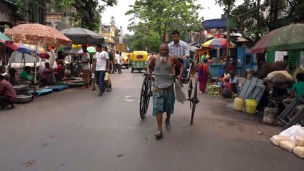 Métiers en voie de disparition: tireur de pousse-pousse en Inde