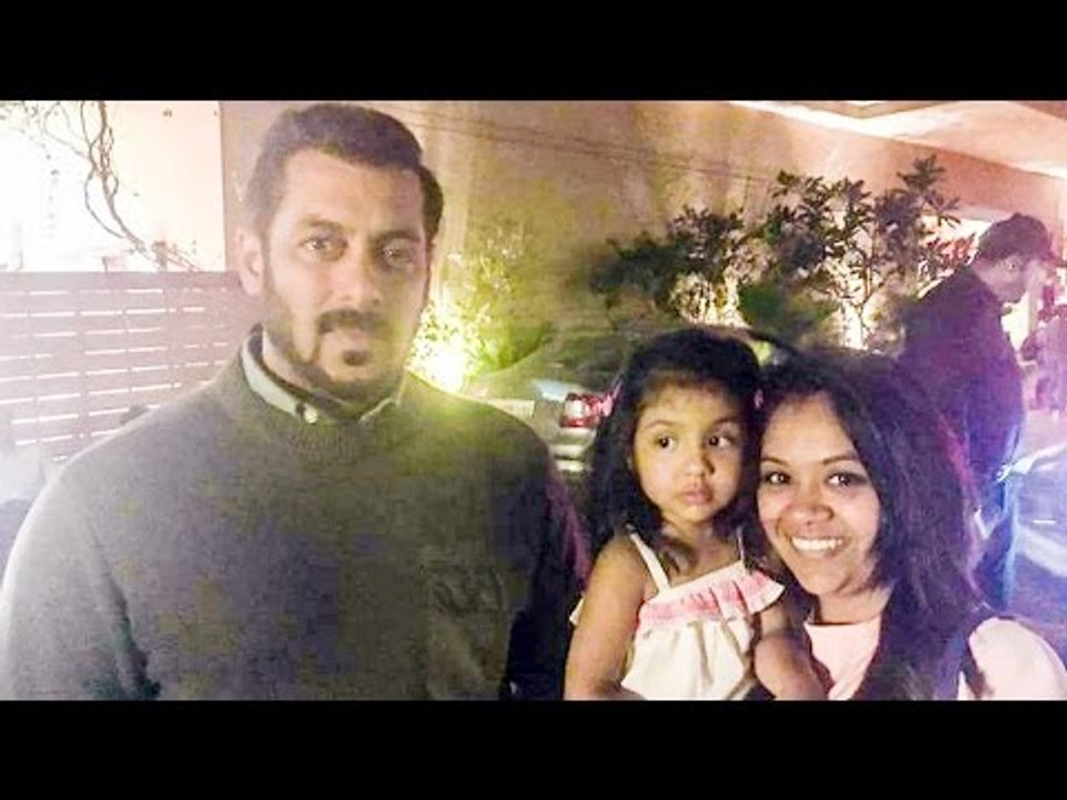 Salman Khan With FANS During Tiger Zinda Hai Shoot In Yash Raj Studios Mumbai