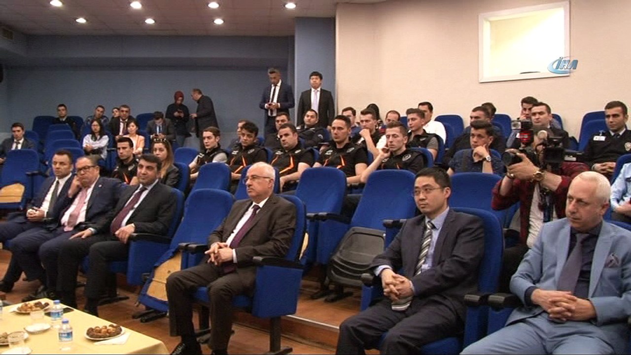 Atatürk Havalimanı’nda polislere Çince dersi