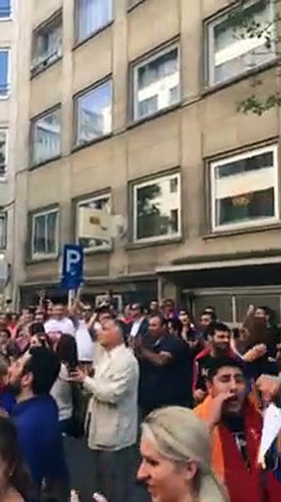 Trois Arméniens  arrêtés devant leur ambassade à Bruxelles