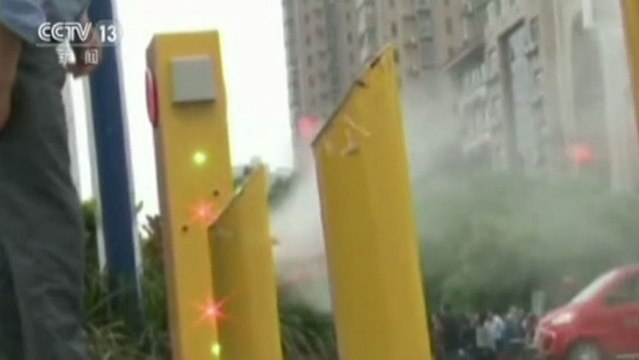 Aspersores contra los peatones díscolos en China