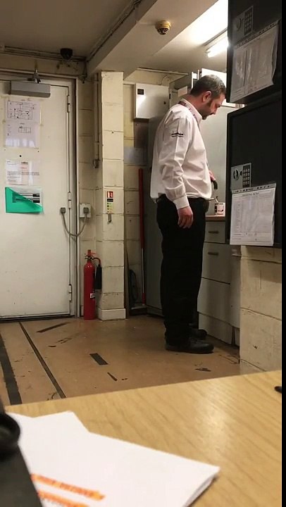 Faire peur à son collègue dans un frigo