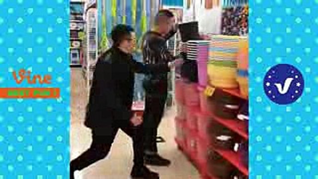 চরম ফানি ভিডিও দেখলে হাসতে হাসতে মরে যাবেন