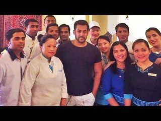 Salman Khan Poses For A Click With The Staff Of Tilal Liwainfo