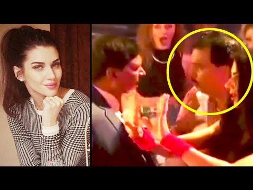 Akshay's Gold Co-star Scarlett Slaps Actor On Set