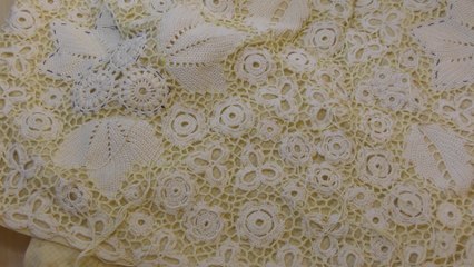 Irregular filling in Irish crochet lace
