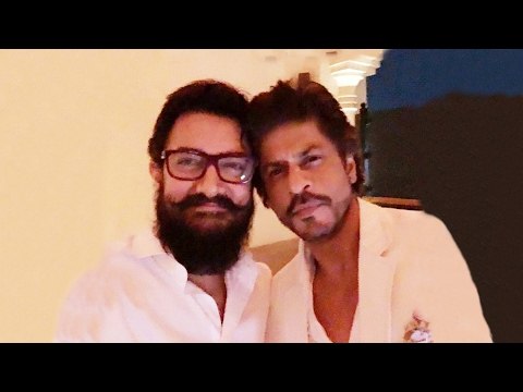 Shahrukh & Aamir Khan's Comes Together After 25 Years For This Selfie !
