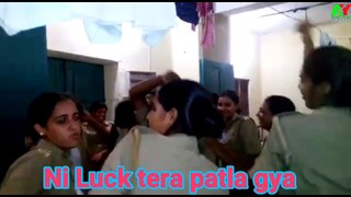 Hot and spicy dance of police girls || feat..carry minati|| Ni luck tera patla gya