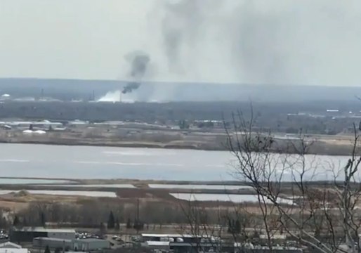 Smoke From Superior, Wisconsin, Refinery Fire Seen From Duluth