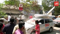 Pawan Kalyan Fans Breaks Media OB Vehicles - Pawan Protest @ Film Chamber | YOYO TV Channel