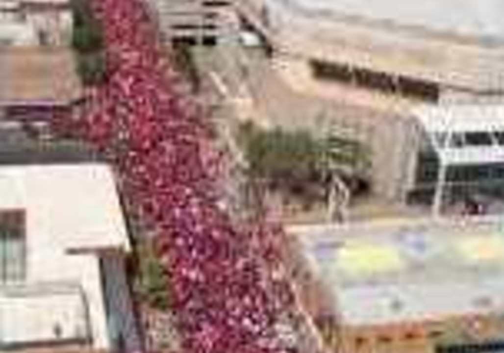 Thousands of Teachers March on Arizona Capitol