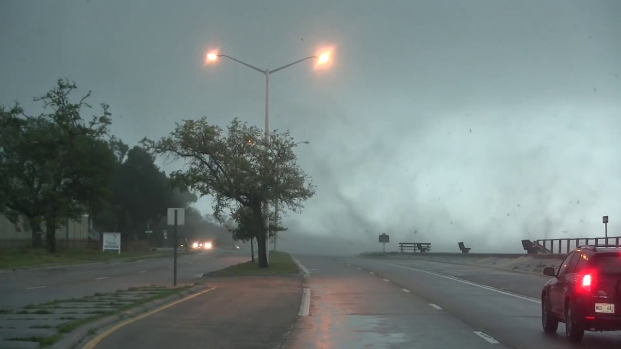 Les images incroyable de la tornade d'eau à Long Beach, Californie