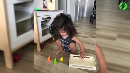 Cette fillette à la chevelure incroyable est surnommée la jeune Raiponce