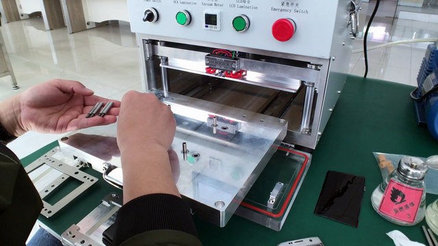 Make it easier to laminate samsung edge lcd, oca vacuum laminating machine.
