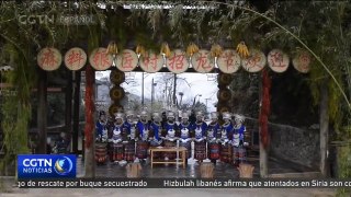La etnia Miao rinde homenaje a los dragones durante el festival Zhaolong