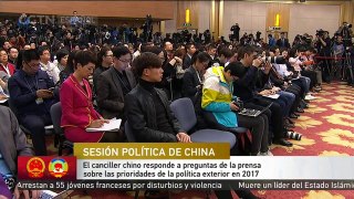 El canciller chino responde a preguntas de la prensa