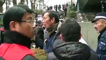 Manifestaciones contra la publicación que niega las agresiones de Japón durante la guerra